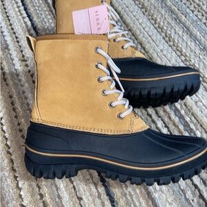 Brand New in Box SERRA Ladies Winter Boots 10